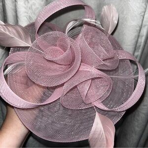Dainty ballet pink fascinator!!